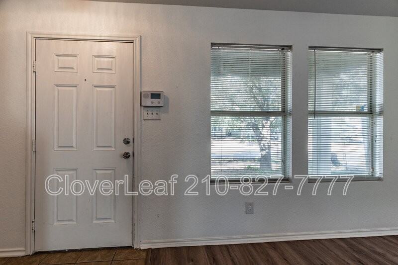 4323 Stetson Park - Photo 5 of 33