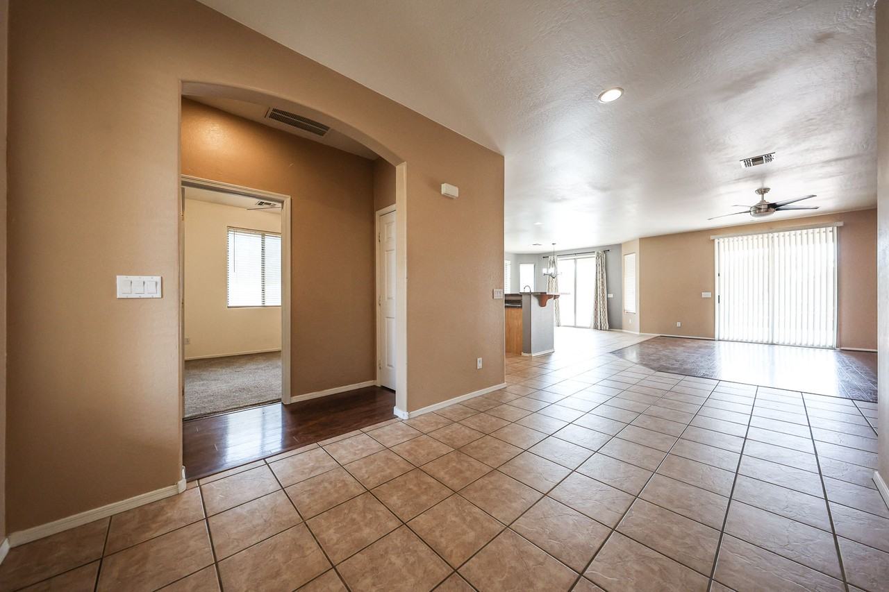 21401 E Calle De Flores - Photo 7 of 47