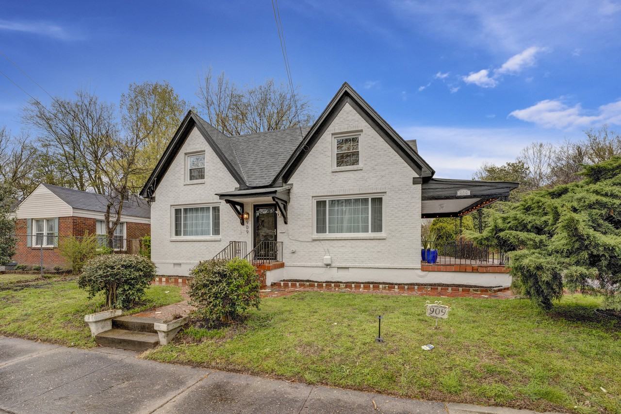 909 S Mclean Blvd - Photo 2 of 22