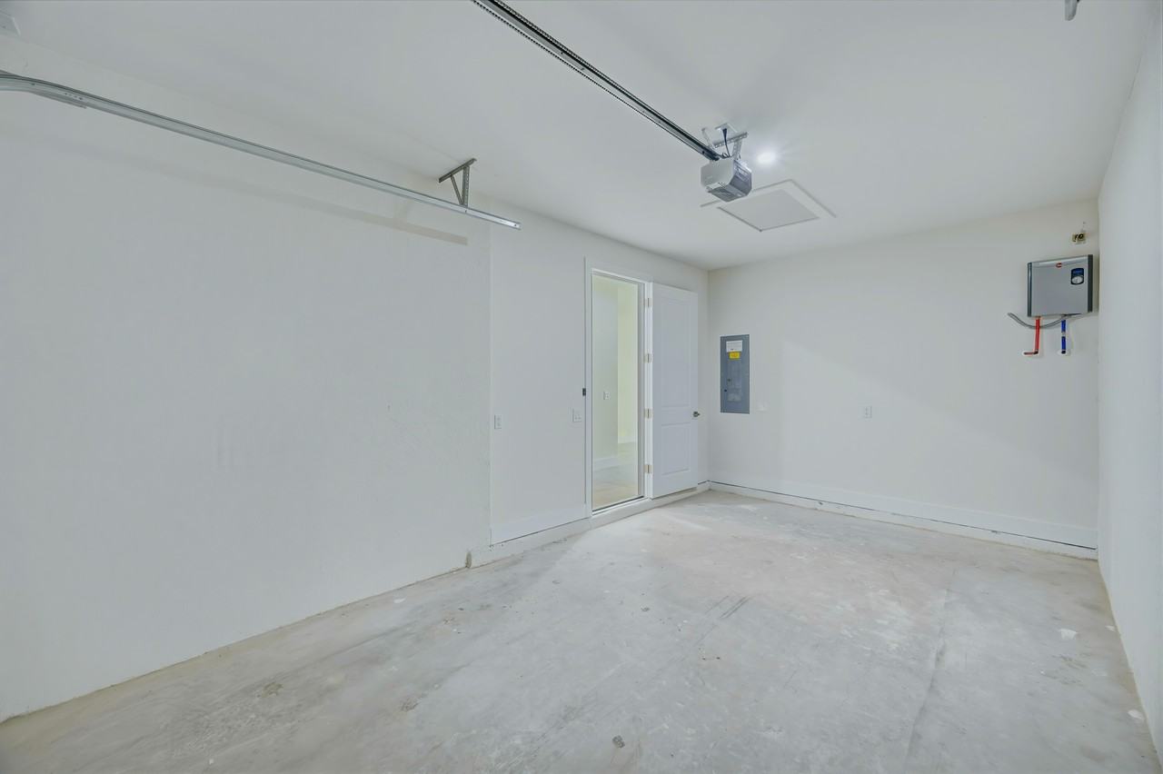 4818 30th St Sw - Photo 3 of 15