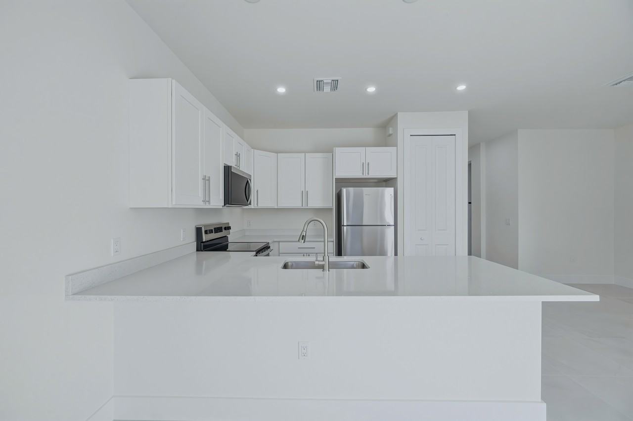 4818 30th St Sw - Photo 7 of 15