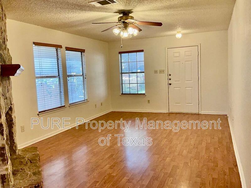 1421 Garden Path Dr - Photo 3 of 19