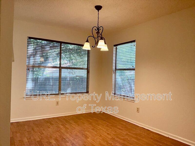 1421 Garden Path Dr - Photo 4 of 19