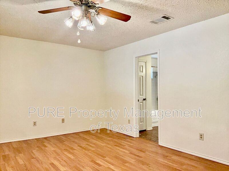 1421 Garden Path Dr - Photo 7 of 19