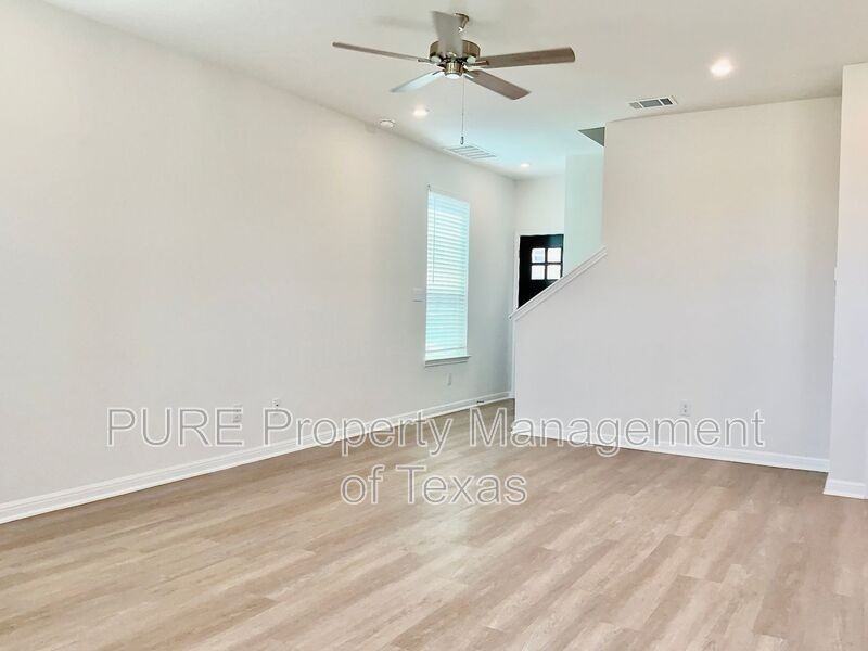 2208 Cornfield Dr #B - Photo 4 of 20