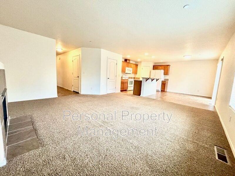 3371 Nw 47th Dr - Photo 3 of 21