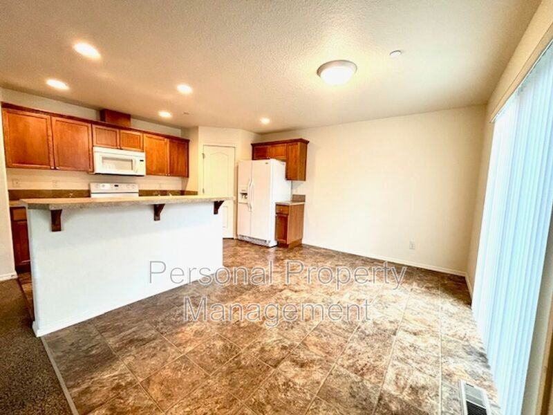 3371 Nw 47th Dr - Photo 7 of 21