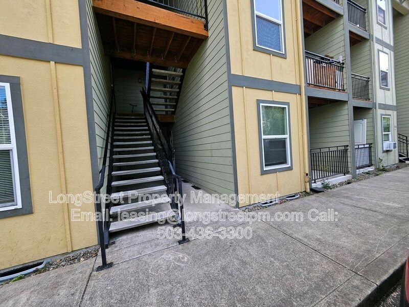 300 Se 148th Ave #7 - Photo 2 of 13