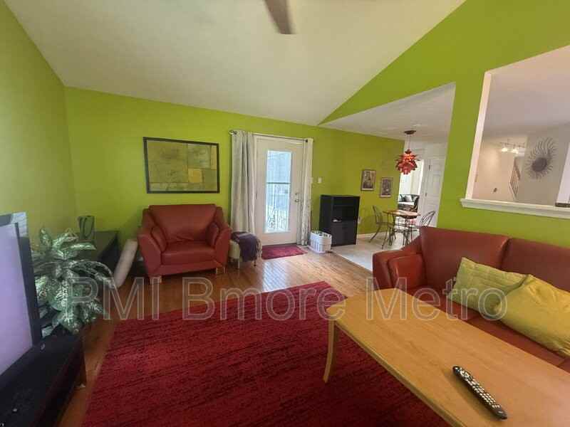 9616 Watts Rd - Photo 7 of 27