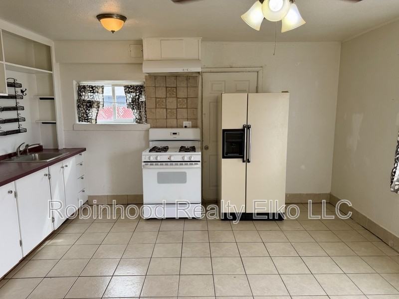 176 S 4th St - Photo 6 of 12
