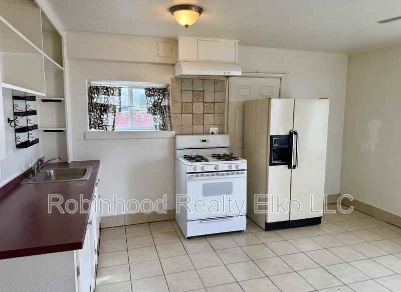 176 S 4th St - Photo 7 of 12