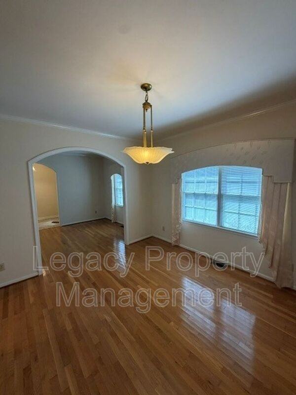 6755 Mcpherson - Photo 3 of 10