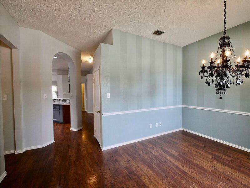 4502 Highlands Dr - Photo 4 of 31