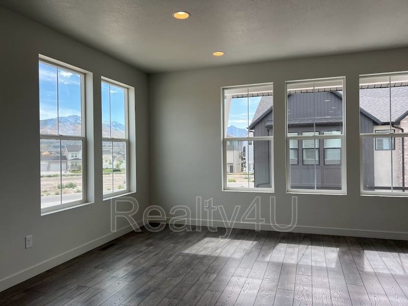 2771 Northwest - Photo 6 of 26