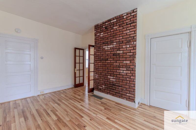 2900 E Strathmore Ave #1 - Photo 3 of 18