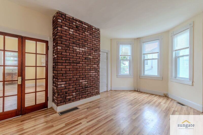2900 E Strathmore Ave #1 - Photo 4 of 18
