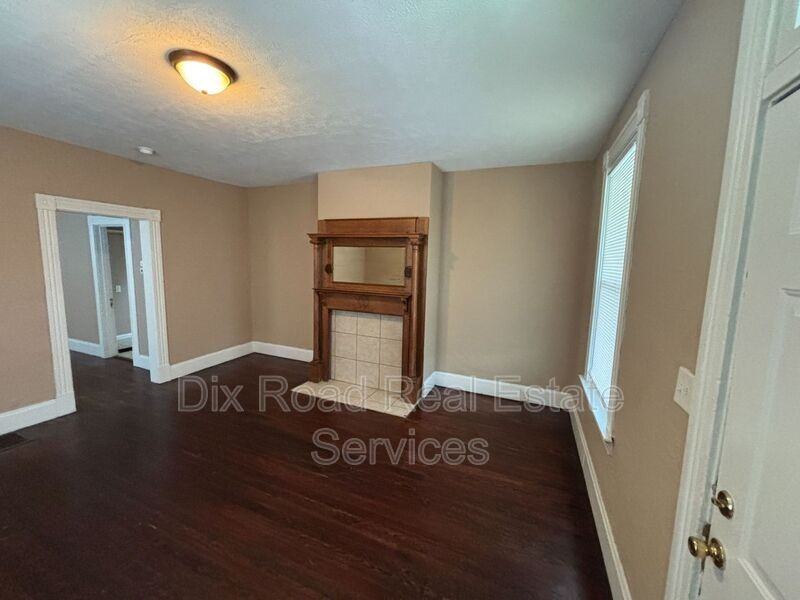 411 Millikin St - Photo 6 of 32