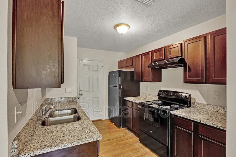 7952 Dekle Ave - Photo 2 of 18