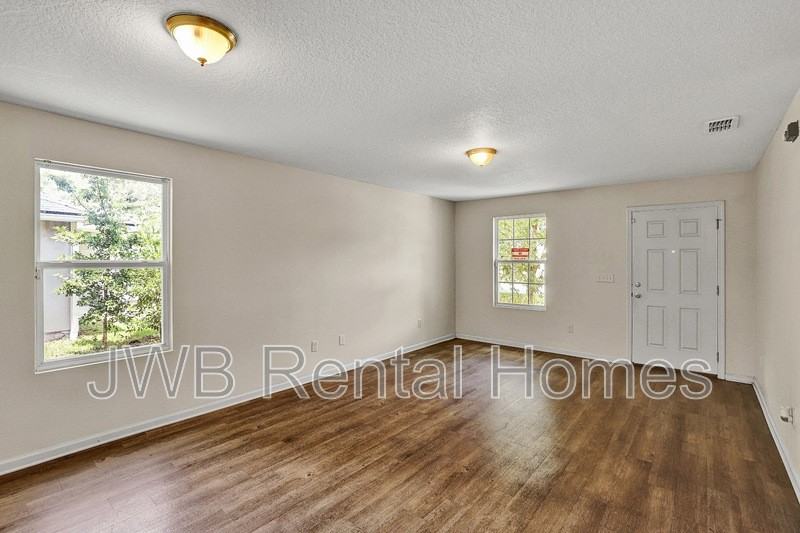 7952 Dekle Ave - Photo 7 of 18