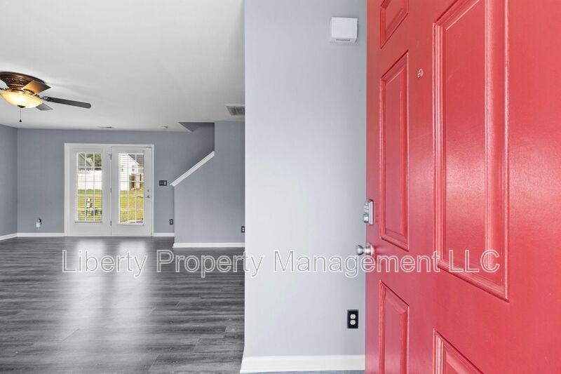 130 Breezewood Dr - Photo 3 of 20
