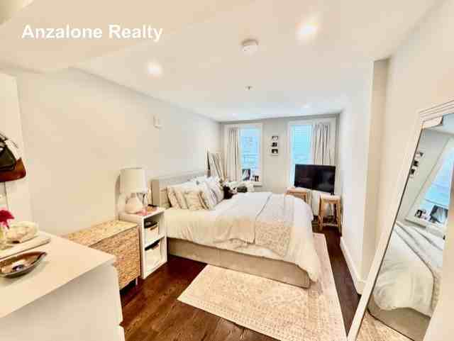 366 Hanover St #2 - Photo 4 of 14