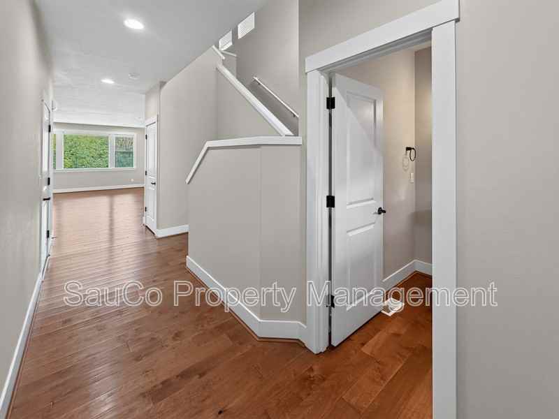 20269 Sw Gracie St - Photo 3 of 27