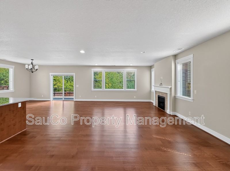 20269 Sw Gracie St - Photo 4 of 27