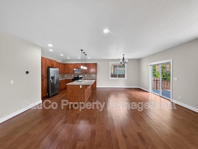 20269 Sw Gracie St - Photo 5 of 27