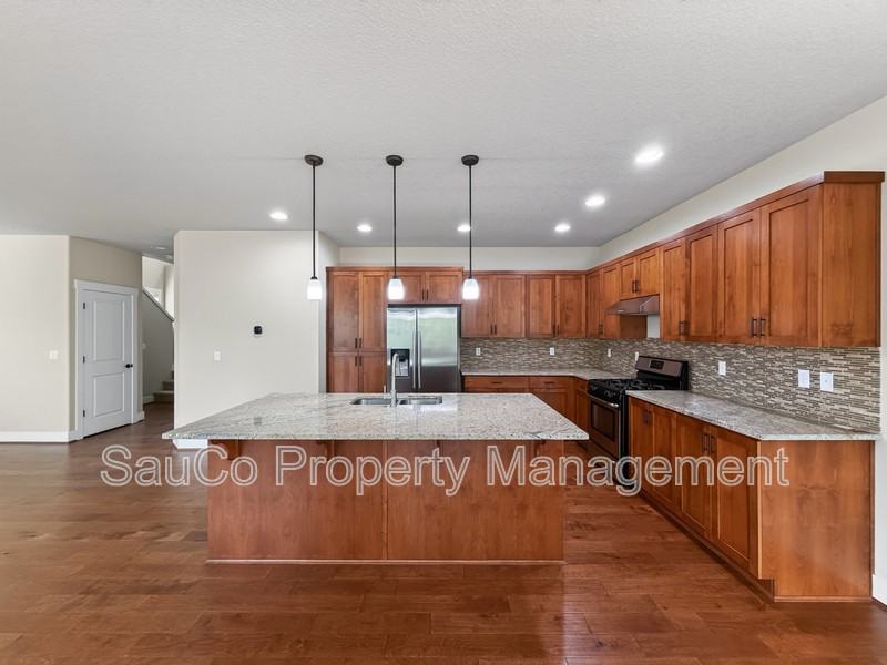 20269 Sw Gracie St - Photo 6 of 27