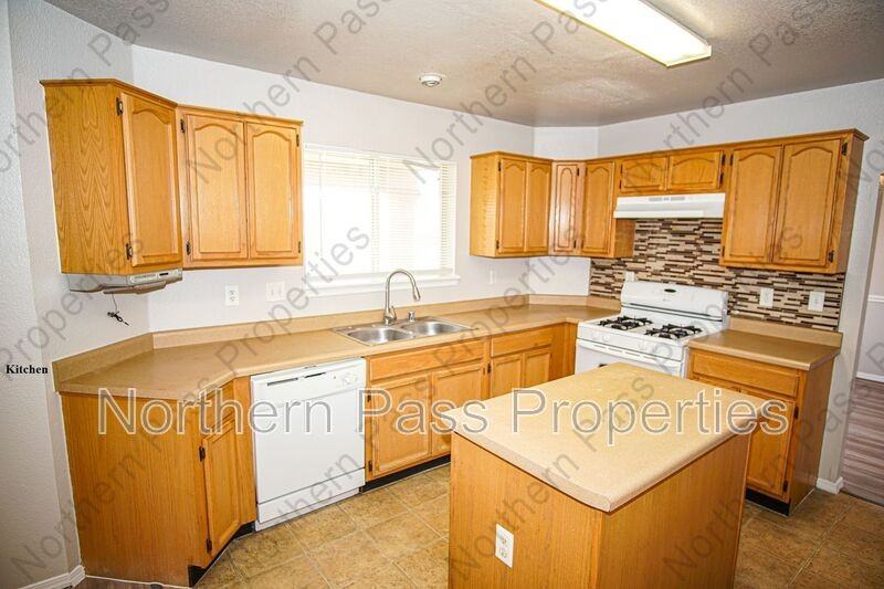 817 Dakota River Ave - Photo 7 of 30