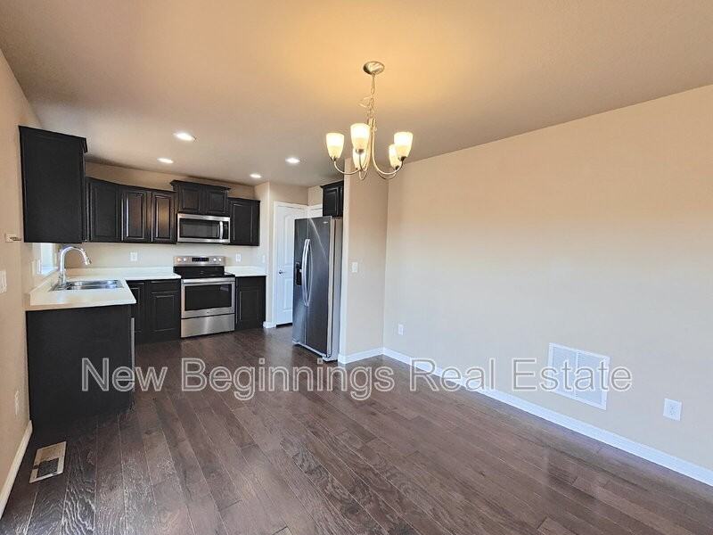 6134 Meadowbank Ln - Photo 3 of 35