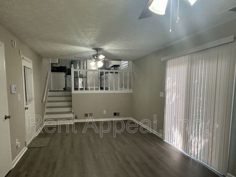 872 Holly Hedge Rd - Photo 5 of 16