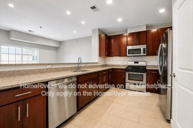 347 Pond Ln - Photo 5 of 25