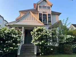 featured image of 355 Pearl St