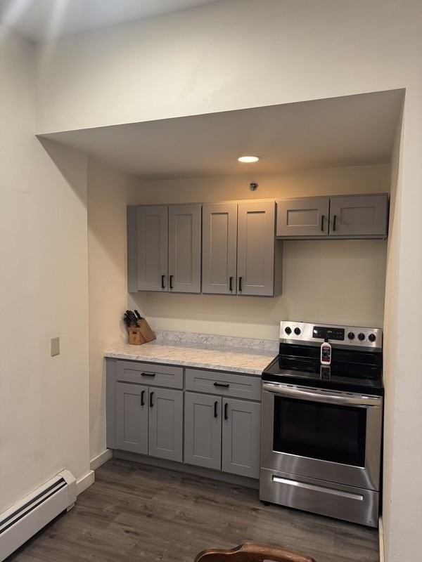 355 Pearl St - Photo 3 of 7