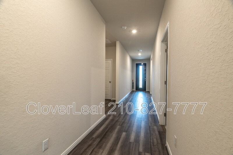 312 Shelton Pass - Photo 5 of 38