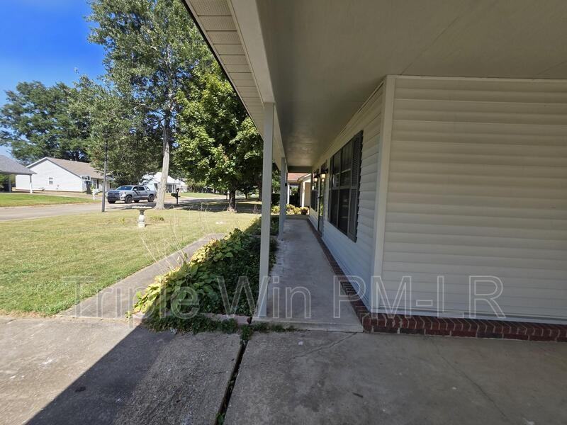 113 Northfield Dr - Photo 6 of 33
