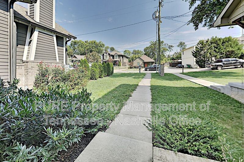 1412 Lillian St #B - Photo 3 of 34