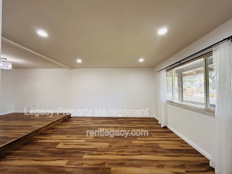 493 Dahlia St - Photo 6 of 50