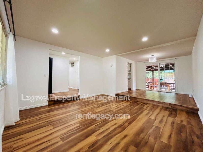 493 Dahlia St - Photo 7 of 50