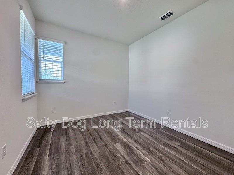 2697 Kinsale Ln - Photo 6 of 35