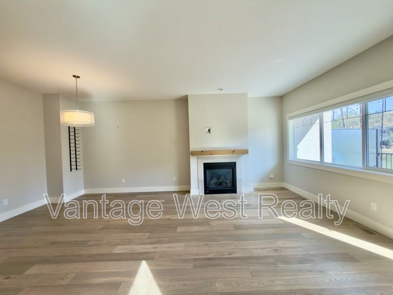 1411 Union Rd - Photo 4 of 30