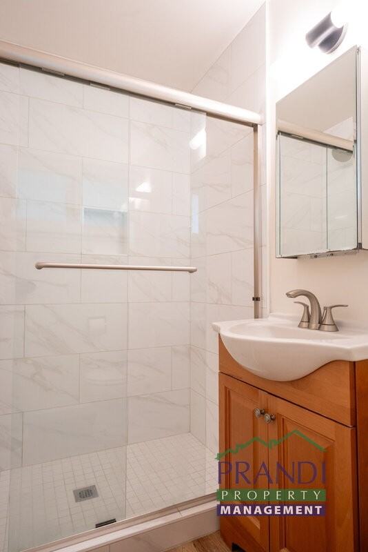17 Shelley Dr #6 - Photo 7 of 12