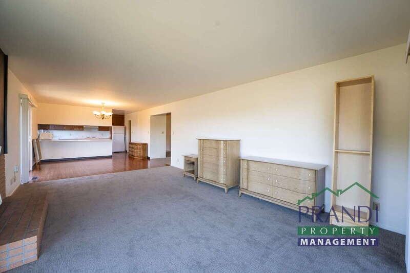 110 Pearl St - Photo 4 of 13