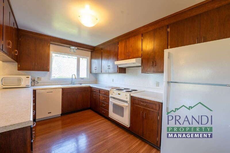 110 Pearl St - Photo 6 of 13