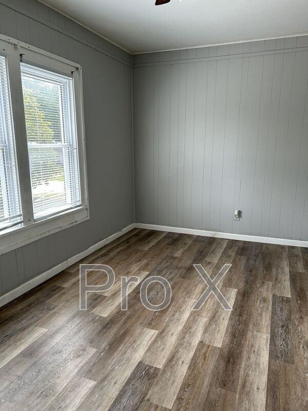 201 W Washington St #C - Photo 7 of 13
