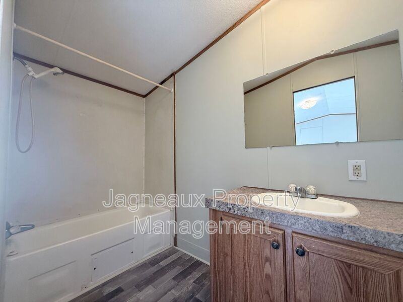 2214 Center St - Photo 6 of 10