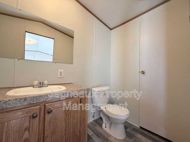 2214 Center St - Photo 7 of 10