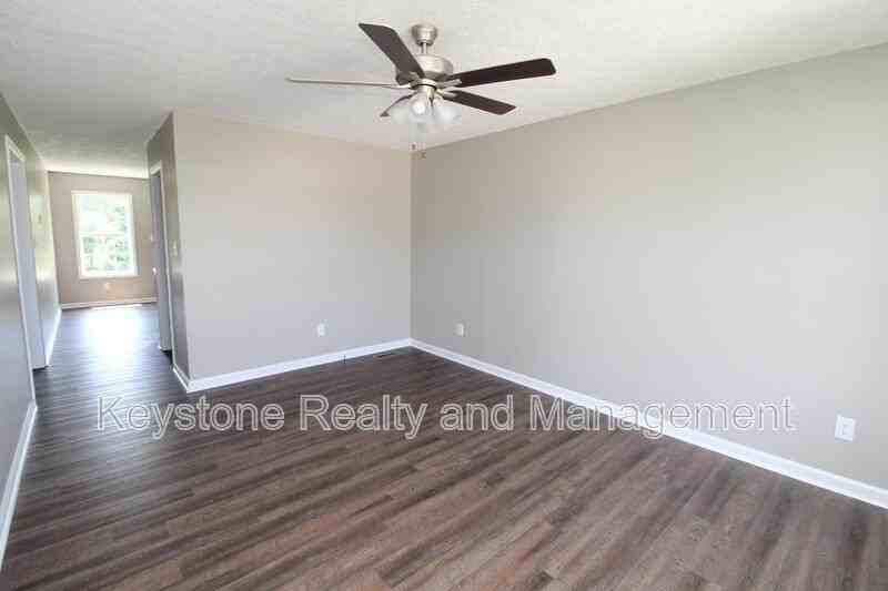 921 L C Ave - Photo 2 of 8