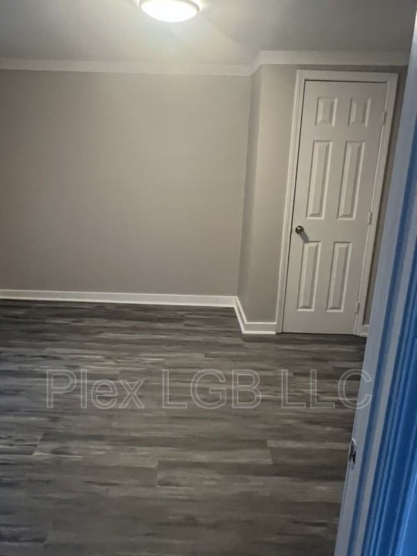 405 Render St - Photo 4 of 9